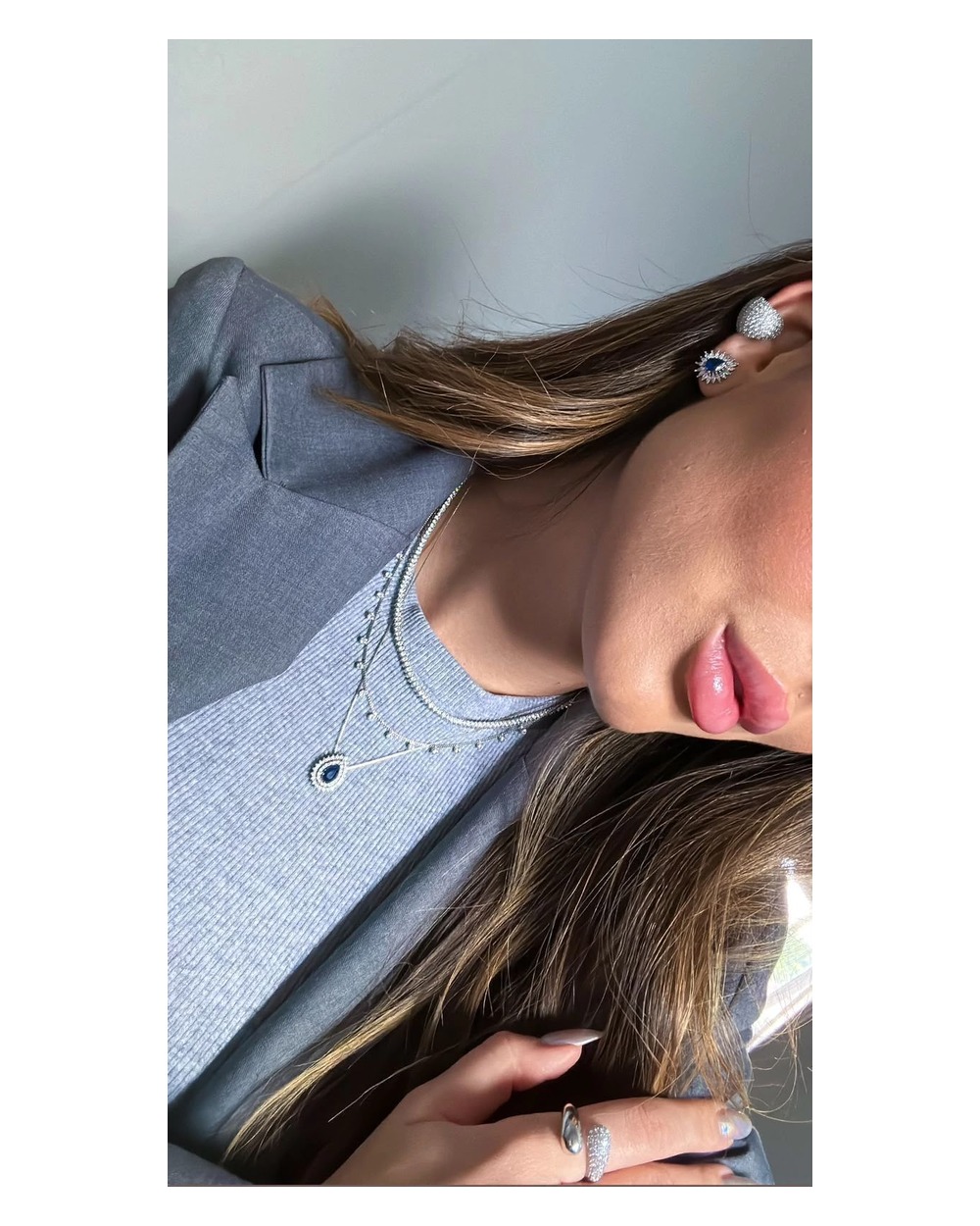 Colar Choker Riviera Mini Diamond 2mm coleção Lumière — modelo usando