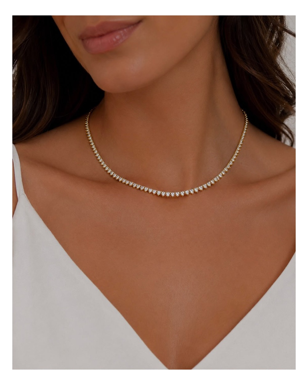 Colar Riviera Granada Ouro 18k coleção Lumière — modelo usando